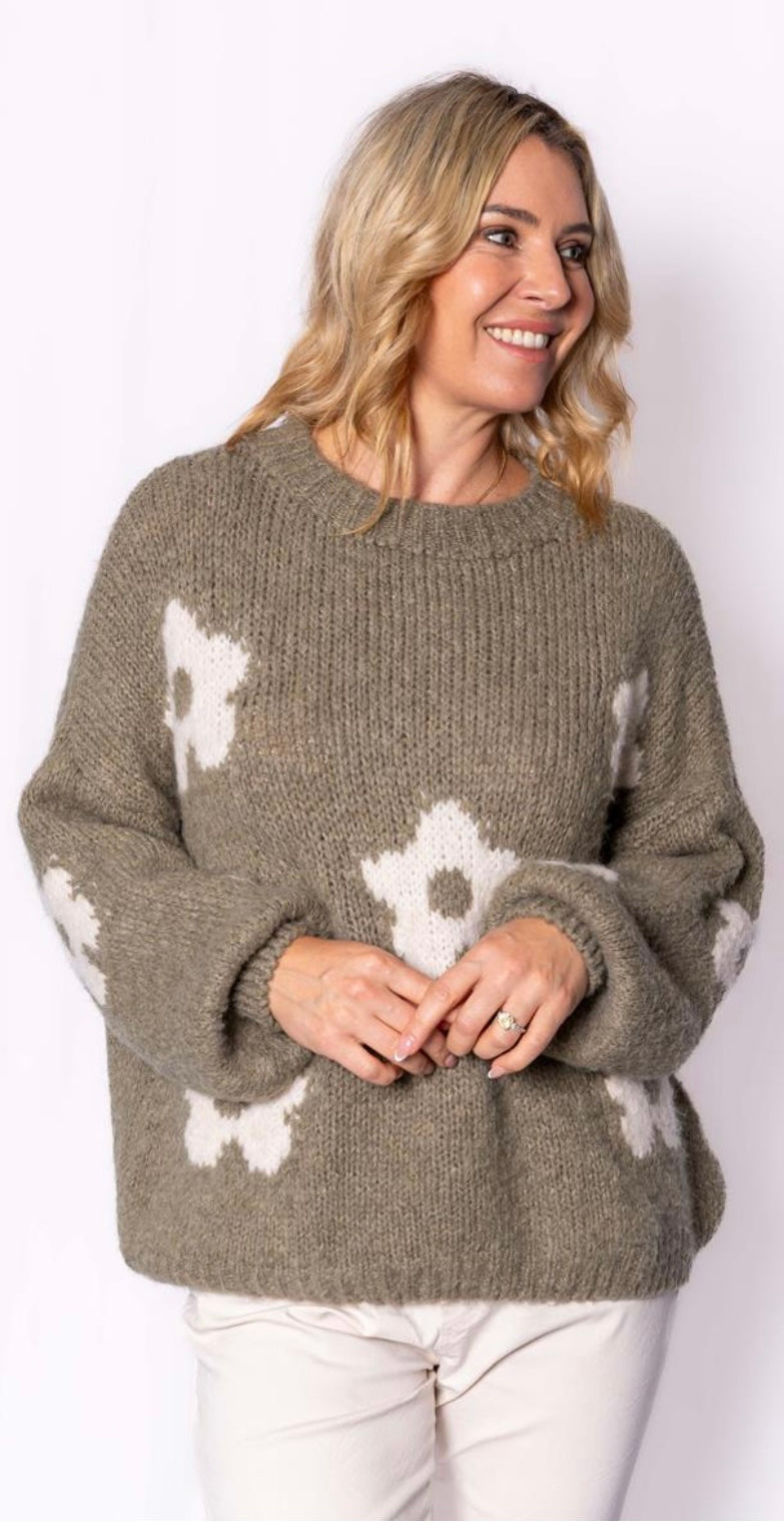 The Italian Closet Chunky Knit sweater with flower pattern Khaki